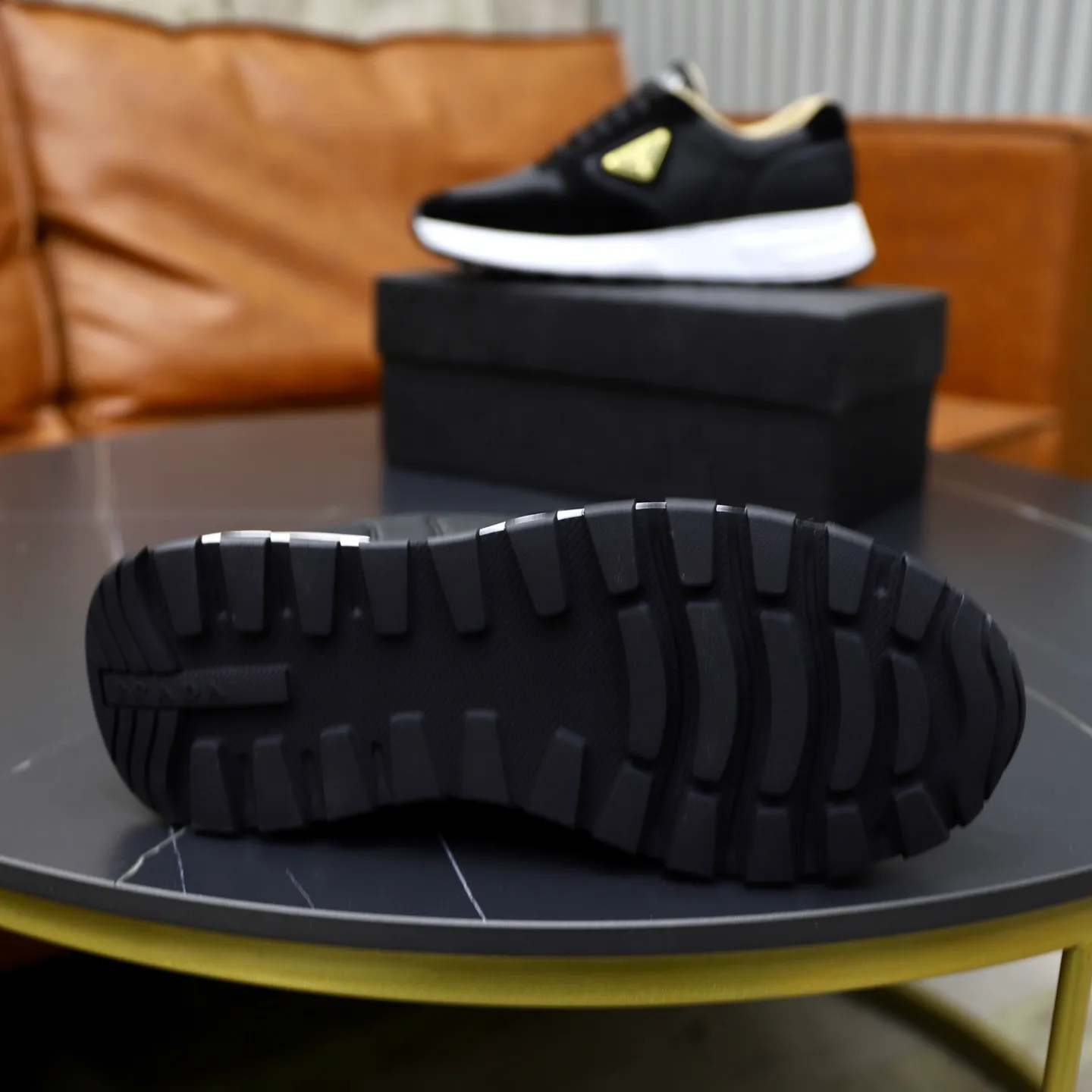 Men's shoes 💰462💰🙅‍♂️🙅‍♂️🙅‍♂️ Brand: PRADA Standard code: 38–44 (45 can be customized) Grade: Same as the official website Material: Original cowhide fabric Comfortable sheepskin lining Lightweight and wear-resistant outsole Style category: Men's fashionable casual shoes and boots Running sneakers Distinguished luxury brand elements Top luxury Color: actual picture color